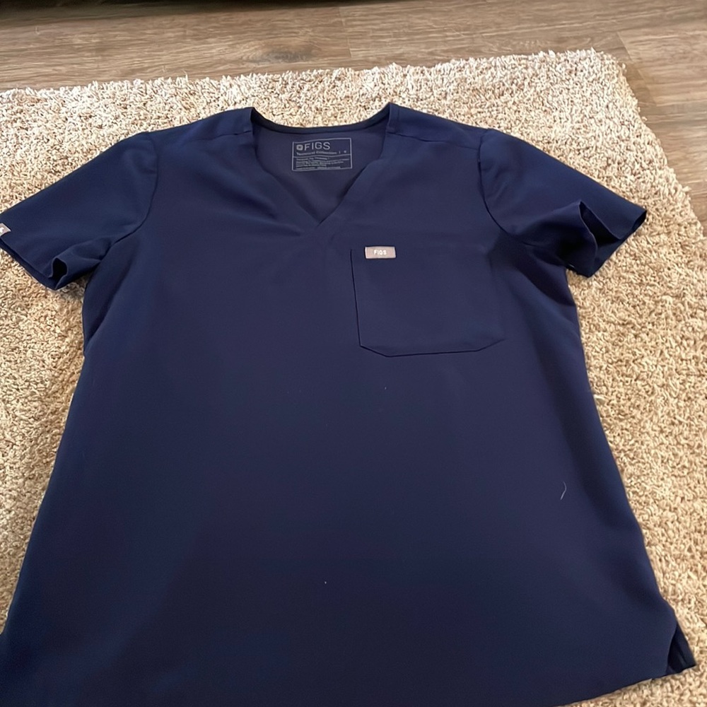 small navy blue figs top